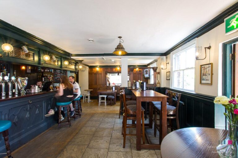 The Dog & Partridge Didsbury - Select Interiors